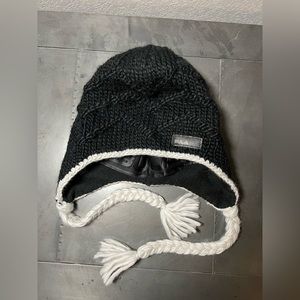 Bula Wired Speaker Beanie Black and White